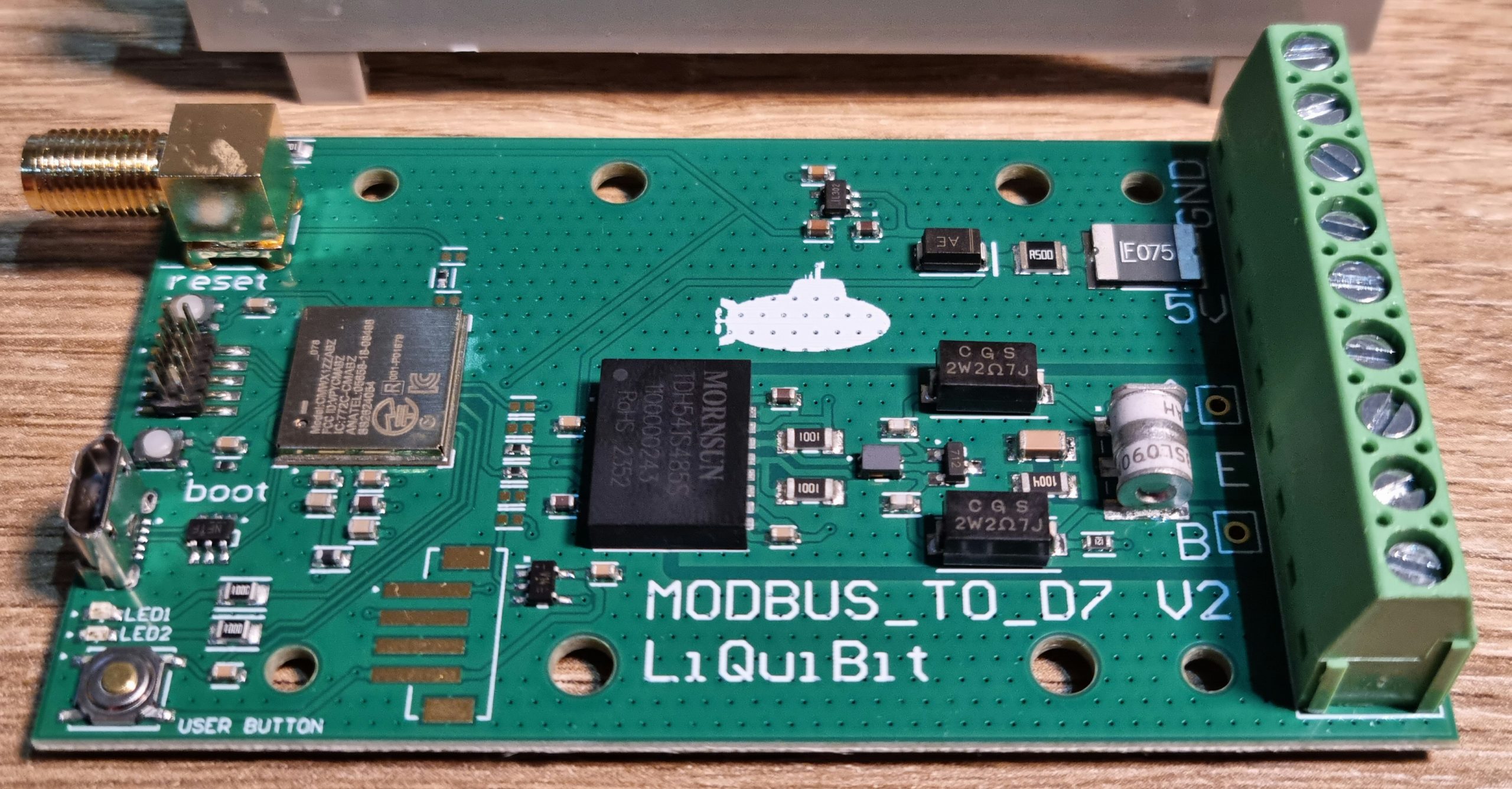 Carte avec interface Modbus et puce radio DASH7